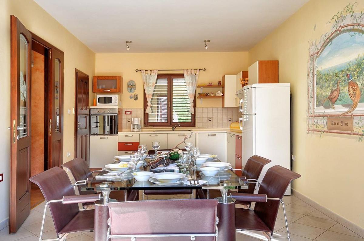 Villa Nina Medulin Bagian luar foto