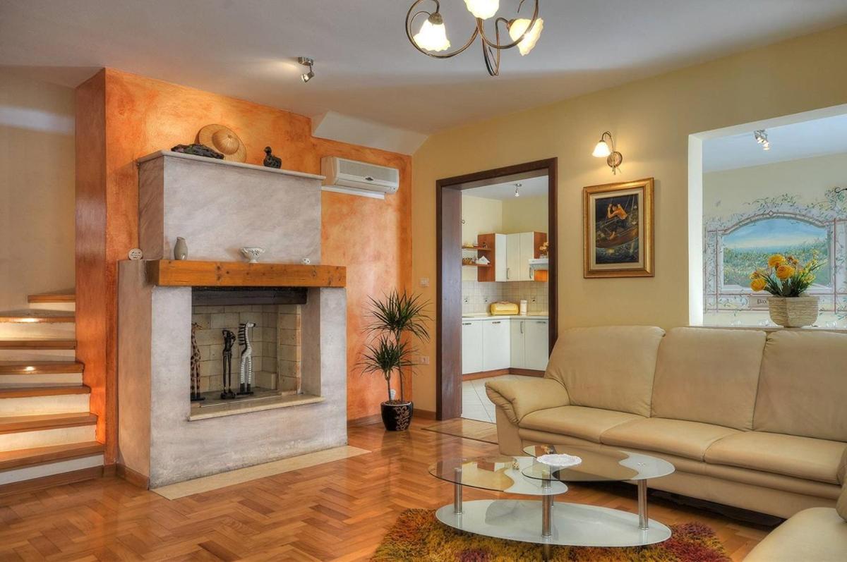 Villa Nina Medulin Bagian luar foto