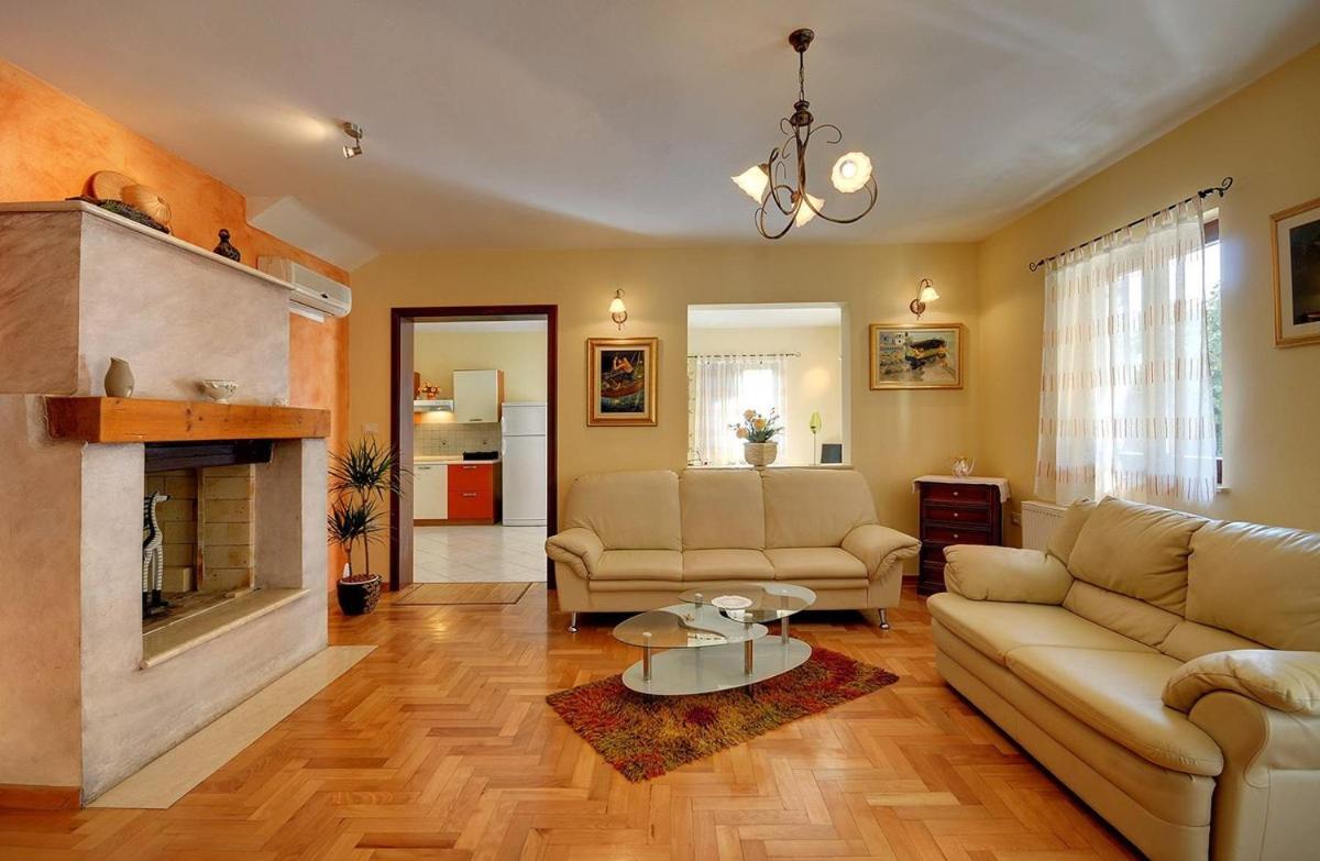 Villa Nina Medulin Bagian luar foto