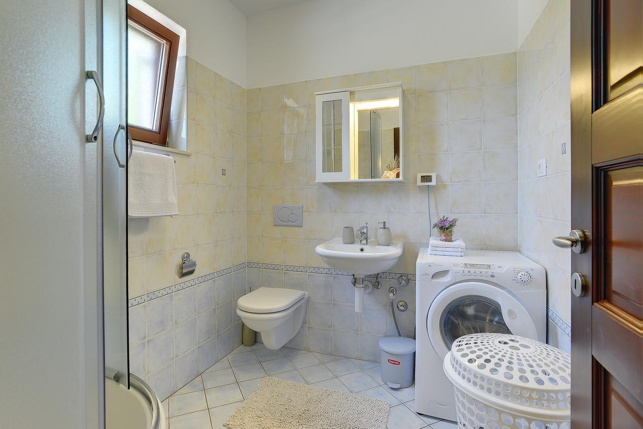 Villa Nina Medulin Bagian luar foto